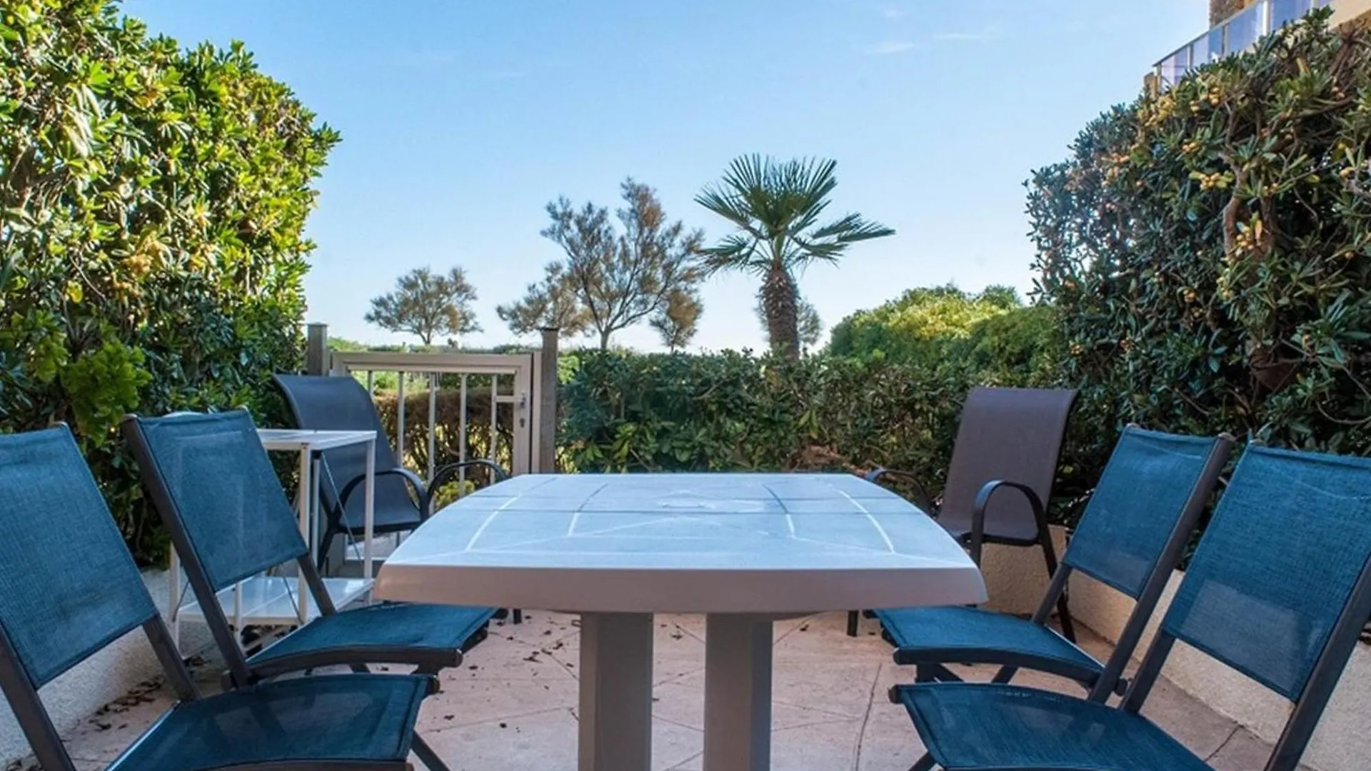 Studio Cabine Au Lavandou, Jardin Prive, Plage Accessible - Fr-1-803-83 Le Lavandou